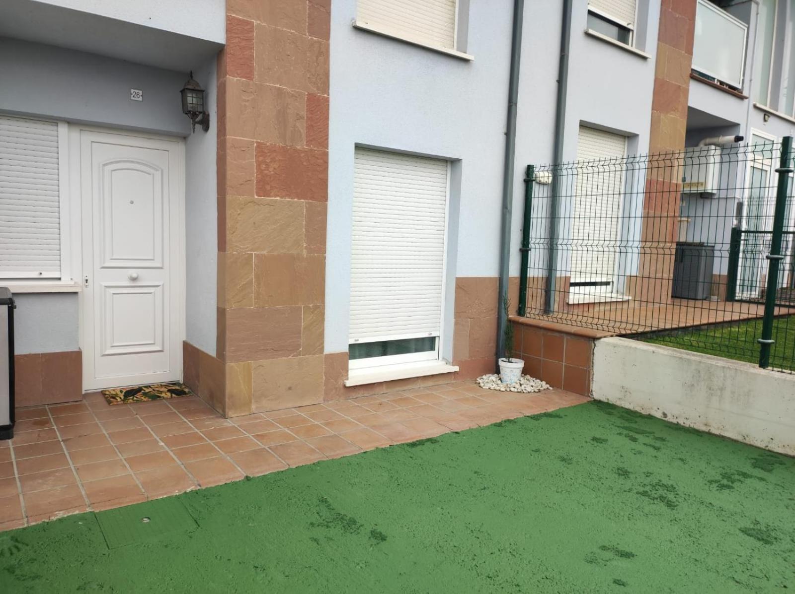 Chalet Bajo Con Jardin, Patio, Cenador Y Barbacoa. Viveda Eksteriør billede